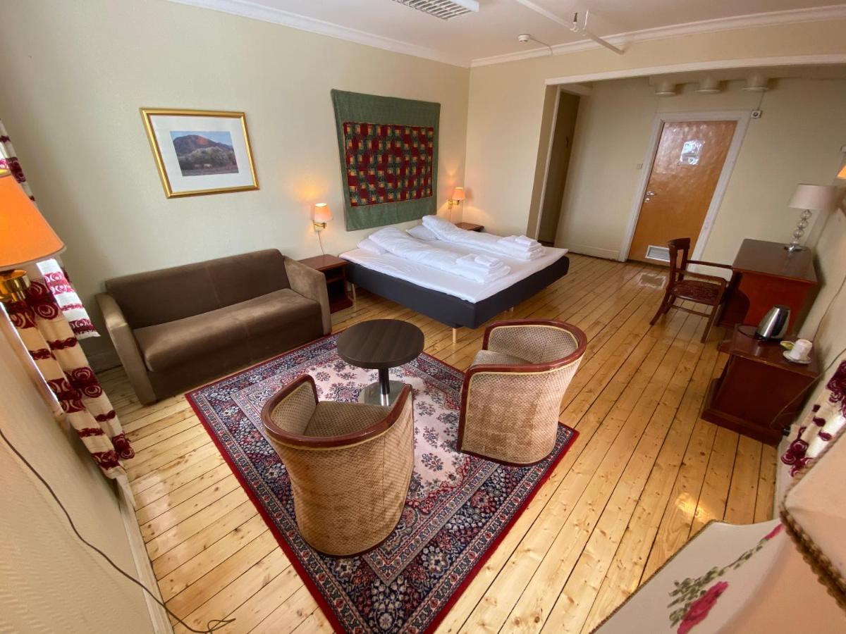Solhov, Castle Of The Lyngen Alps Hotel Lyngseidet Ngoại thất bức ảnh